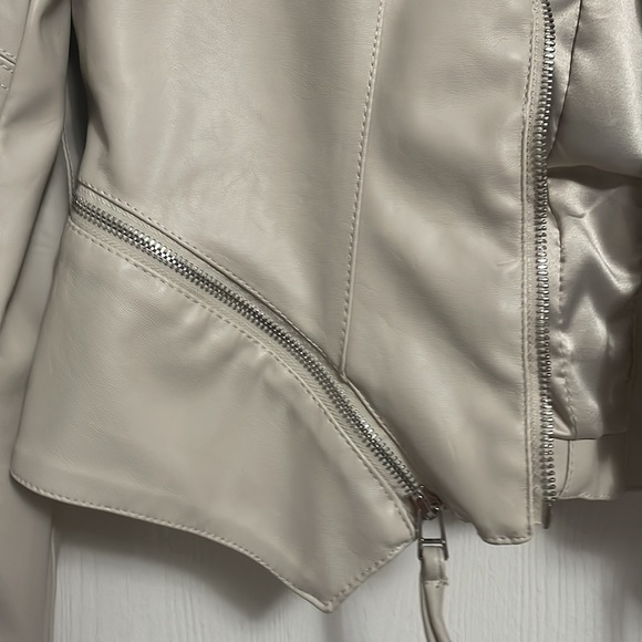 Woman’s faux leather jacket - Picture 4 of 5